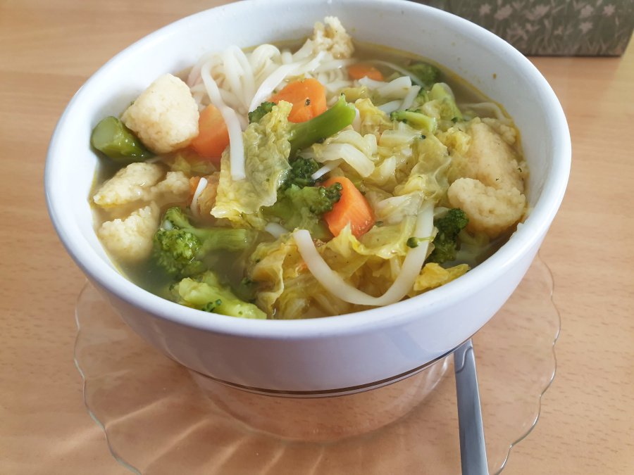 Gemüse-Nudel-Grießnockerlsuppe